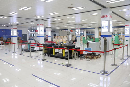 中國五交化互聯網商會與江蘇省工商聯五金機電商會會長周才炳訪問機器人科創城，深化五金交電產業合作